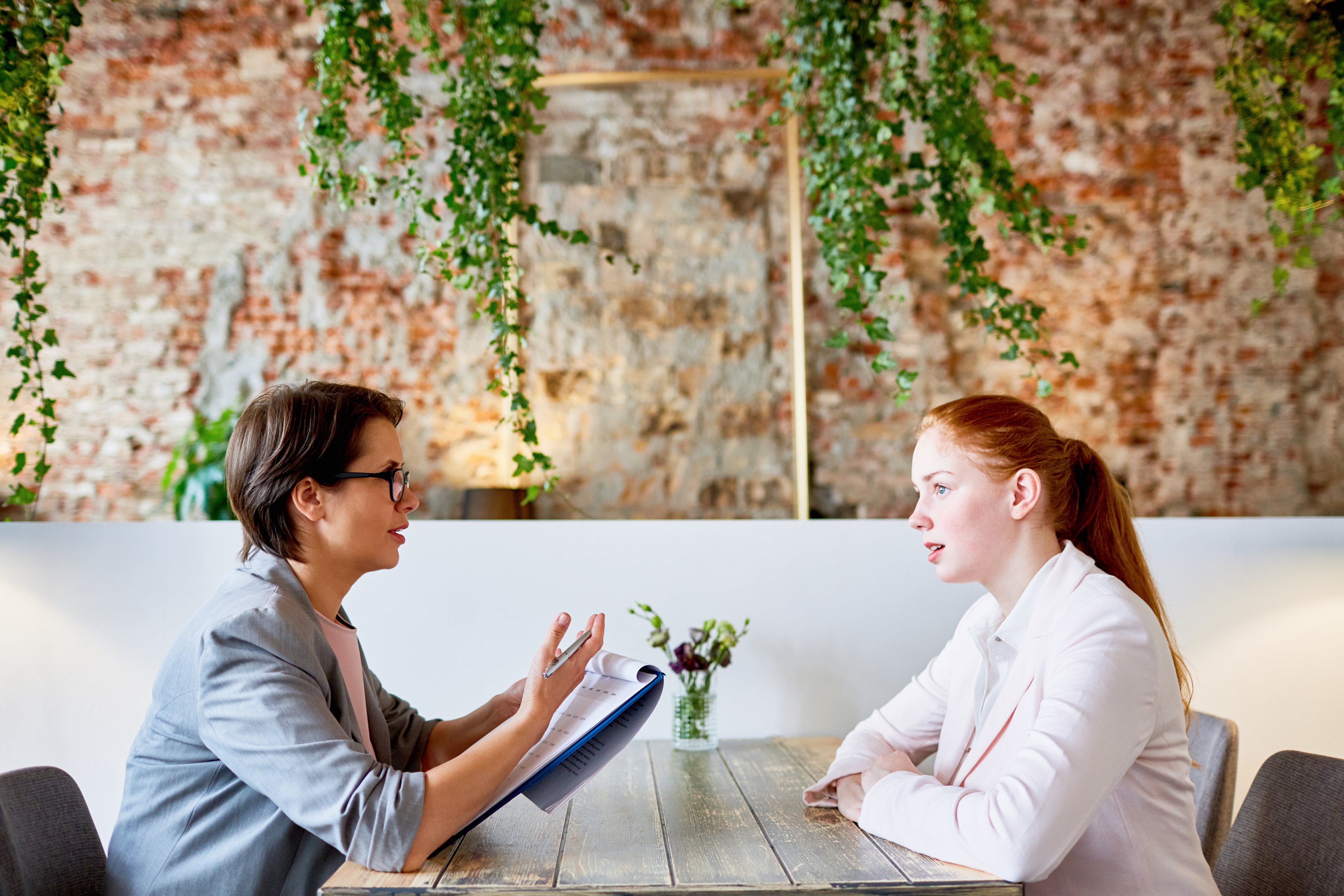 Découvre les questions les plus fréquentes auxquelles tu dois t'attendre et comment y répondre de manière efficace .