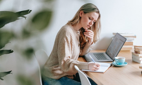 L'importance de se renseigner sur l'entreprise et son secteur d'activité pour un entretien d'embauche