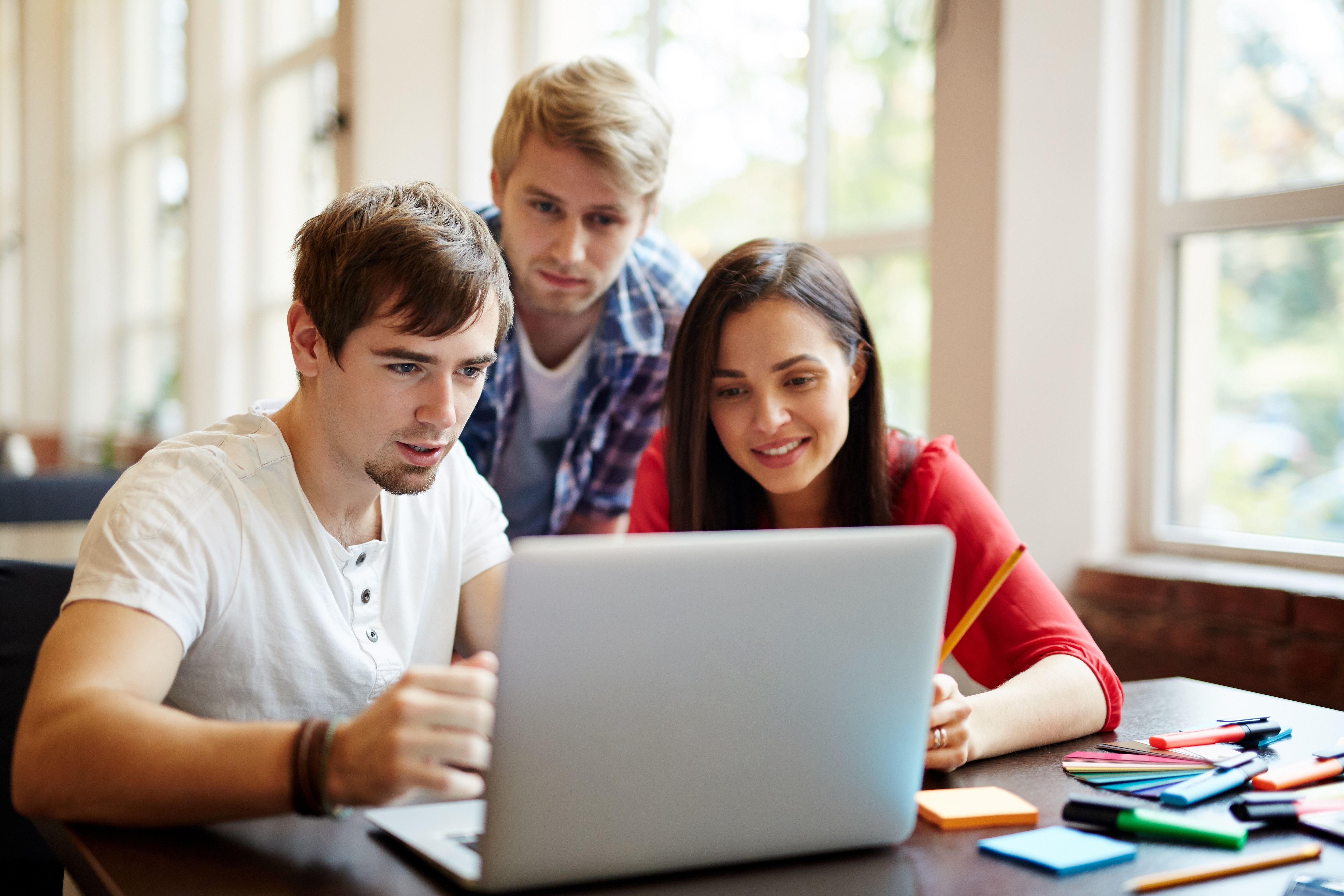 Dans cet article, nous t’expliquons les différentes étapes de Parcoursup pour t’inscrire à une formation en alternance, ainsi que les facteurs clés à prendre en compte pour réussir ta recherche de contrat d’apprentissage.